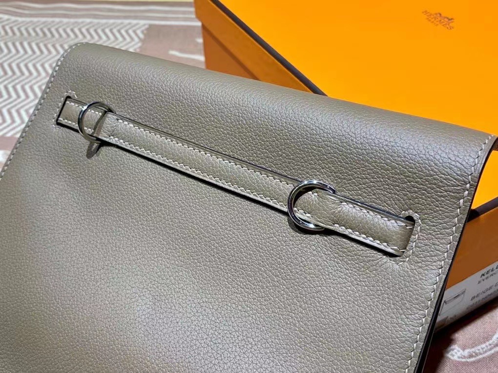 VIP一级品： kl danse 跳舞包 22cm  D0威马犬米色eve皮  银扣 100%与正品完全零区别，代购级的新款。