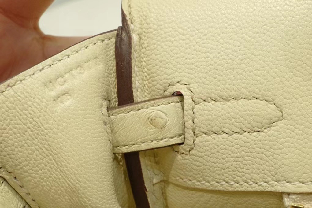 VIP一级品： BK 25cm 南非kk鸵鸟  冰川白/金扣 手工缝制 臻品鉴赏