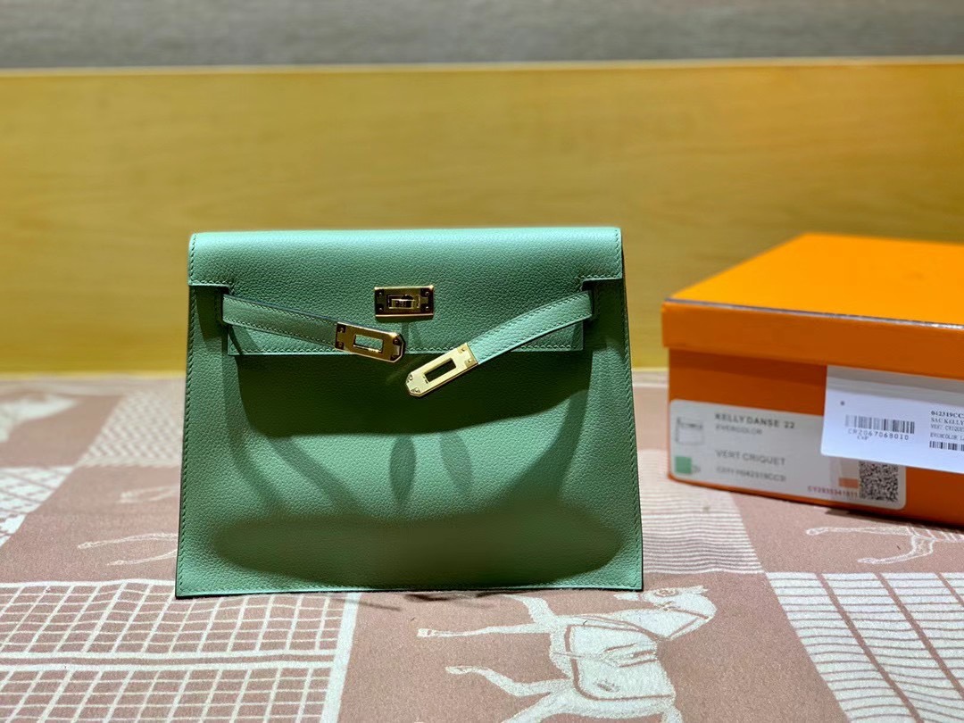 VIP一级品： kl danse 跳舞包 22cm 3i Vert criquet 牛油果绿eve皮  金扣 100%与正品完全零区别，代购级的新款。