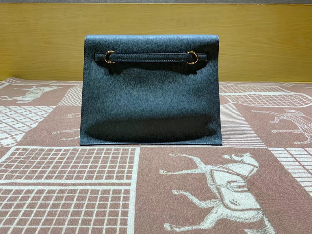 VIP一级品： kl danse 跳舞包 22cm  63杏仁绿 eve皮 金扣 100%与正品完全零区别，代购级的新款。