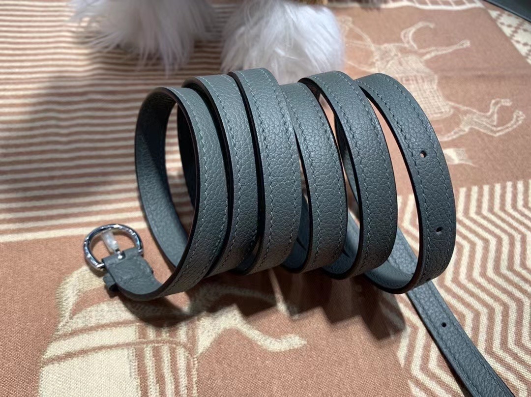 VIP一级品： kl danse 跳舞包 22cm  63杏仁绿 eve皮 银扣  100%与正品完全零区别，代购级的新款。