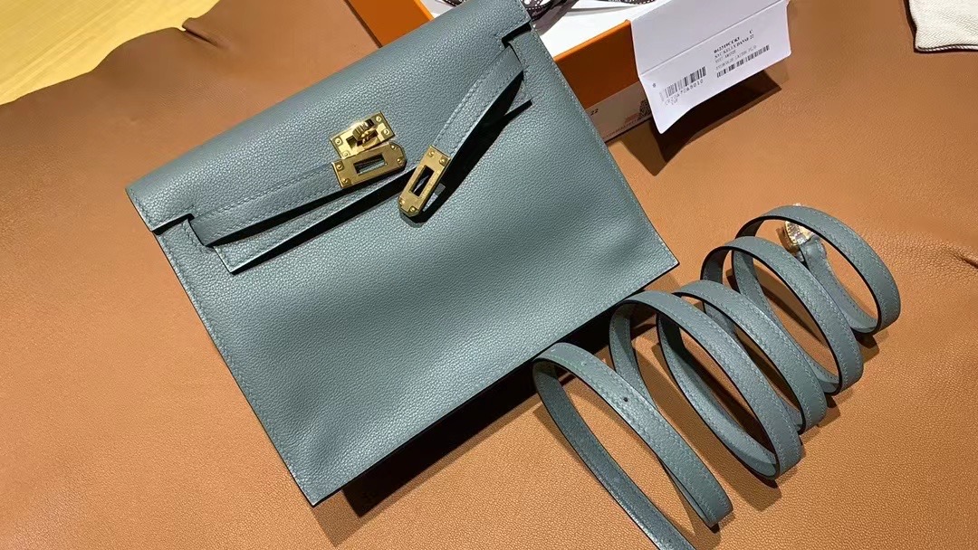 VIP一级品： kl danse 跳舞包 22cm  63杏仁绿 eve皮 金扣 100%与正品完全零区别，代购级的新款。