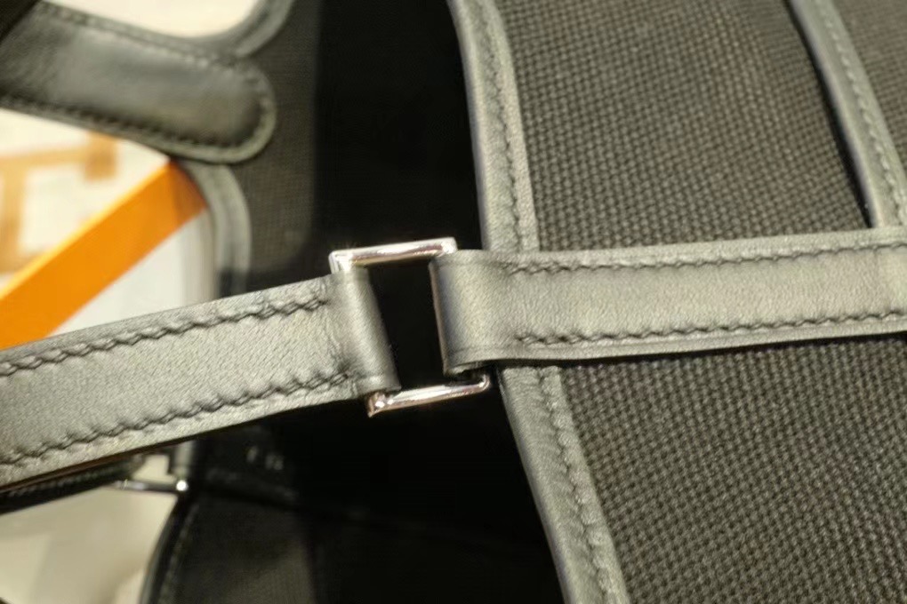 VIP一级品 Picotin  cargo 89 Noir 黑色  帆布的cargo比皮质自重更轻，更休闲，而且很挺不会塌，侧面设计的口袋更方便 温柔百搭 最新宠❤️