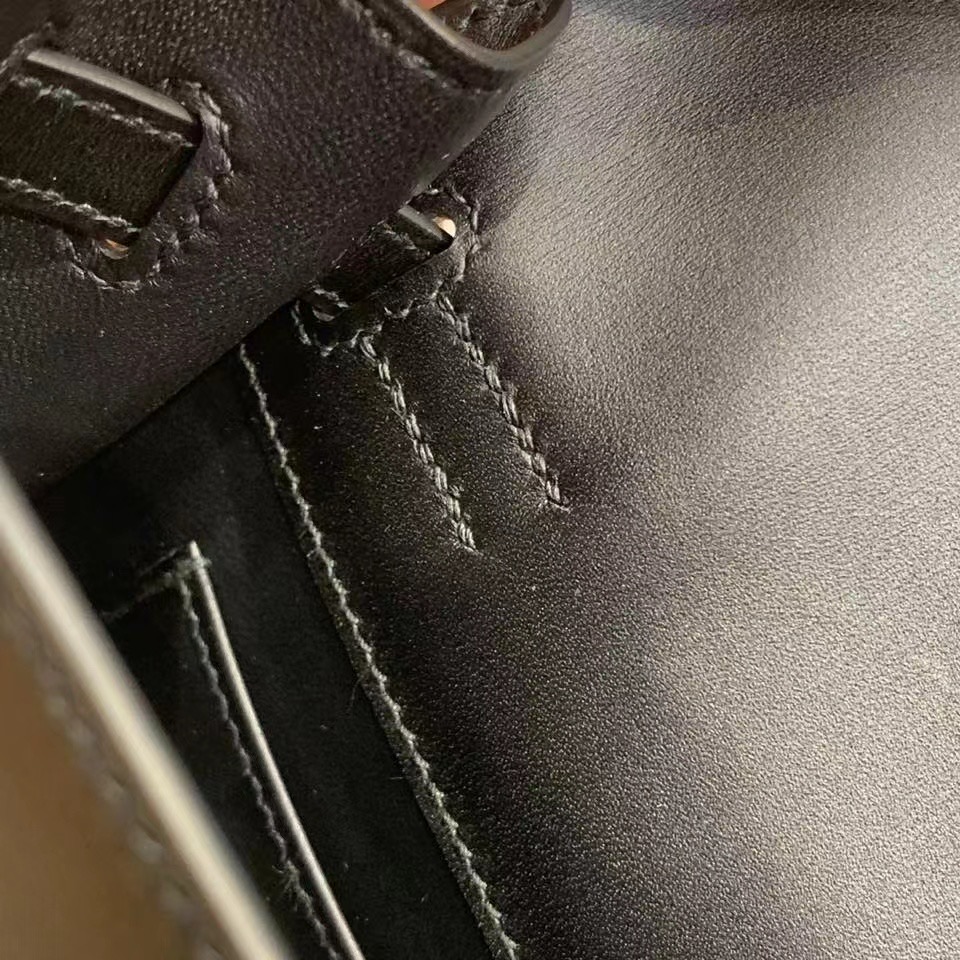 VIP一级品： kl danse 跳舞包 22cm 89 黑色/金扣 box皮  100%与正品完全零区别，代购级的新款。