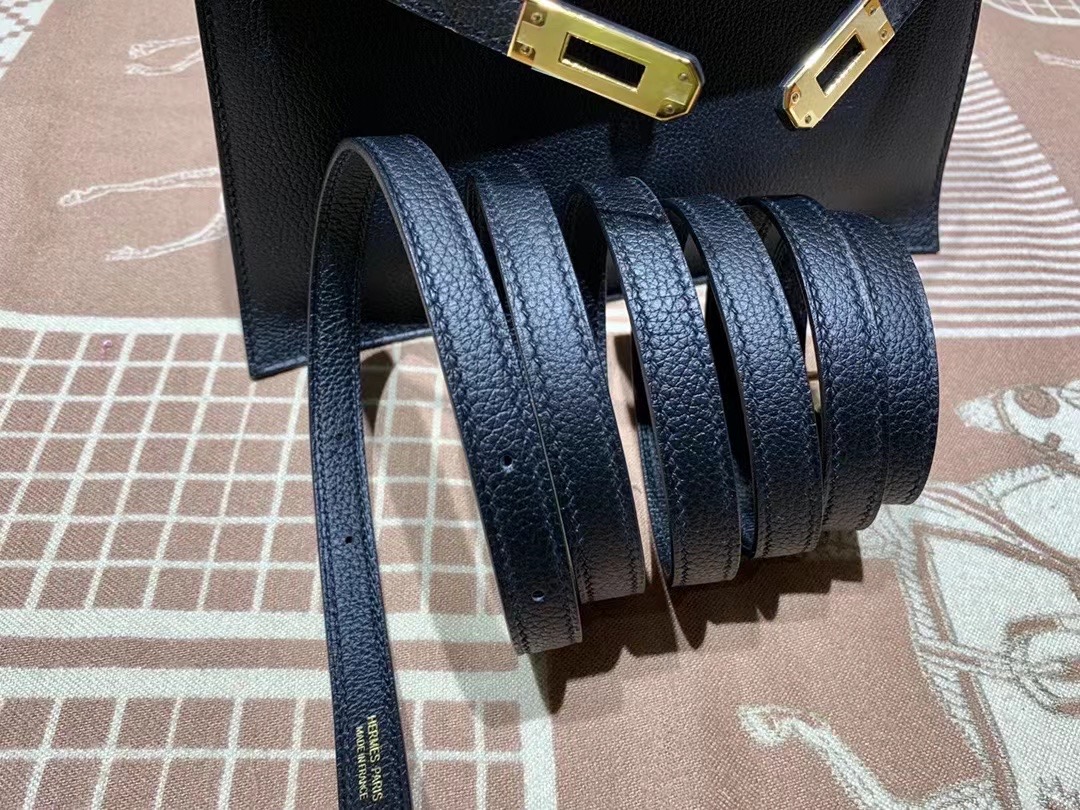 VIP一级品： kl danse 跳舞包 22cm  89黑色eve皮 金扣 100%与正品完全零区别，代购级的新款。