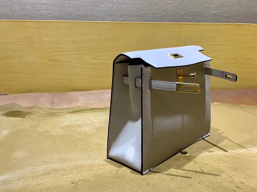 VIP一级品： kl danse 跳舞包 22cm Pearl grey 8O 珍珠灰/金扣 eve皮  100%与正品完全零区别，代购级的新款。