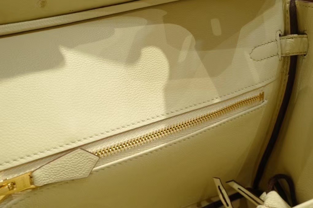 VIP一级品： BK 25cm 南非kk鸵鸟  冰川白/金扣 手工缝制 臻品鉴赏