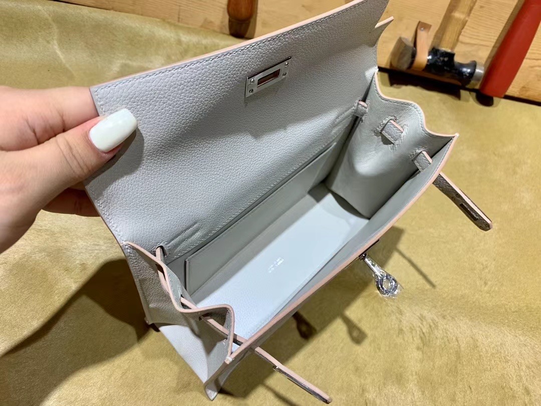 VIP一级品： kl danse 跳舞包 22cm Pearl grey 8O 珍珠灰/金扣 eve皮  100%与正品完全零区别，代购级的新款。