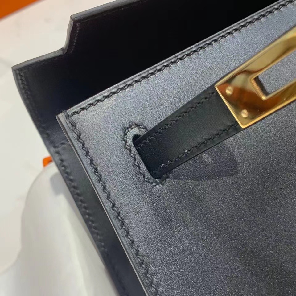 VIP一级品： kl danse 跳舞包 22cm 89 黑色/金扣 box皮  100%与正品完全零区别，代购级的新款。