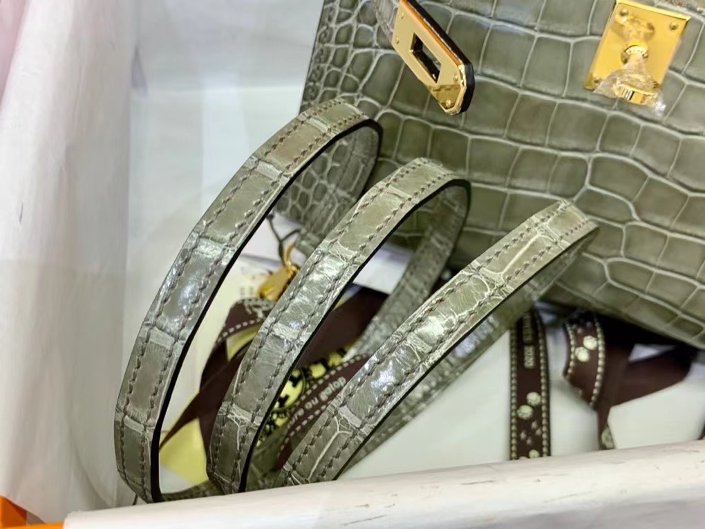 VIP一级品 Mini kl19cm 美洲鳄Alligator  CK81 Gris tourterelle斑鸠灰/金扣  手工缝制 臻品鉴赏