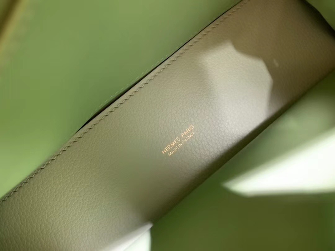 VIP一级品： kl danse 跳舞包 22cm 3i Vert criquet 牛油果绿eve皮  金扣 100%与正品完全零区别，代购级的新款。