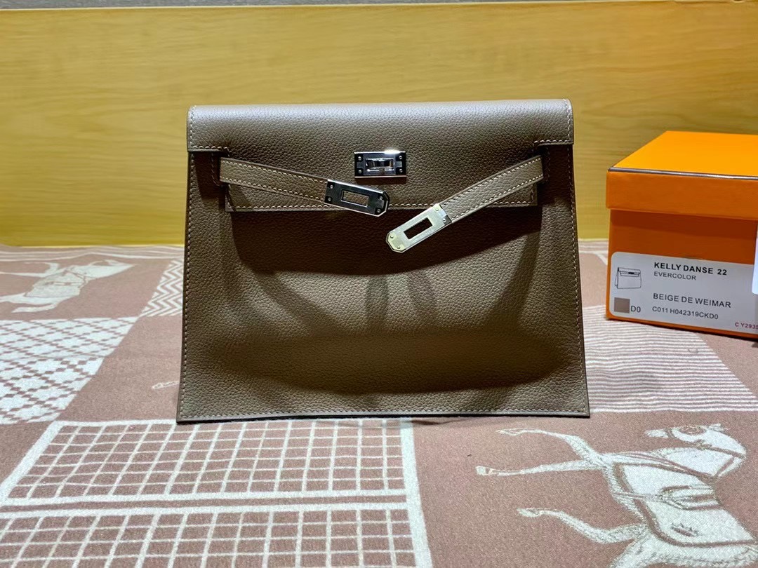 VIP一级品： kl danse 跳舞包 22cm  D0威马犬米色eve皮  银扣 100%与正品完全零区别，代购级的新款。