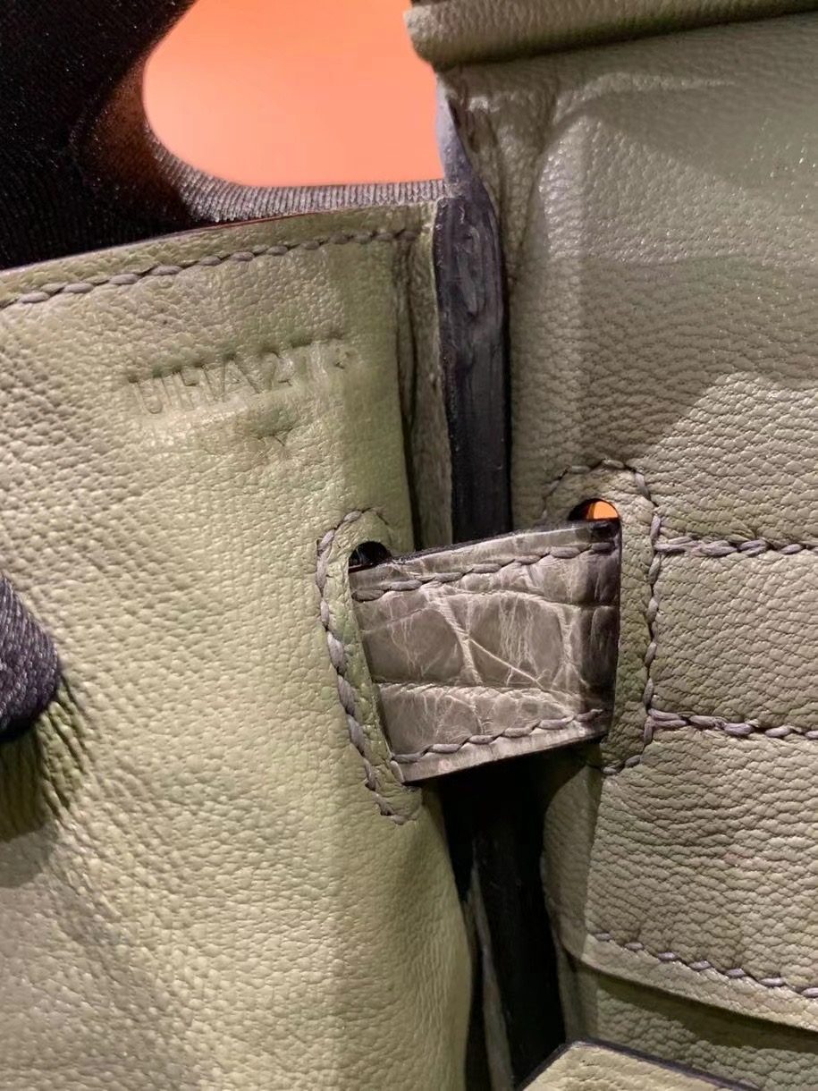 VIP一级品： BK 30cm 尼罗鳄Niloticus Crocodile CK81 Gris tourterelle斑鸠灰/金扣  手工缝制 臻品鉴赏