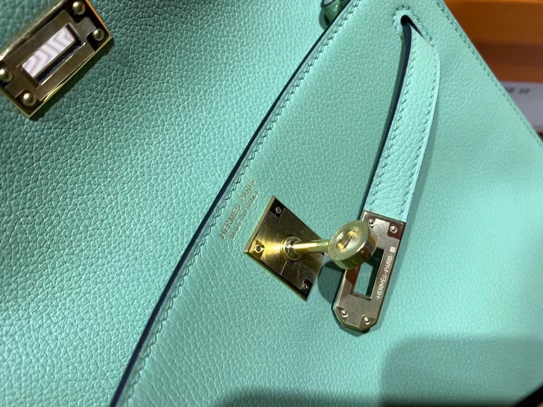 VIP一级品： kl danse 跳舞包 22cm 3i Vert criquet 牛油果绿eve皮  金扣 100%与正品完全零区别，代购级的新款。