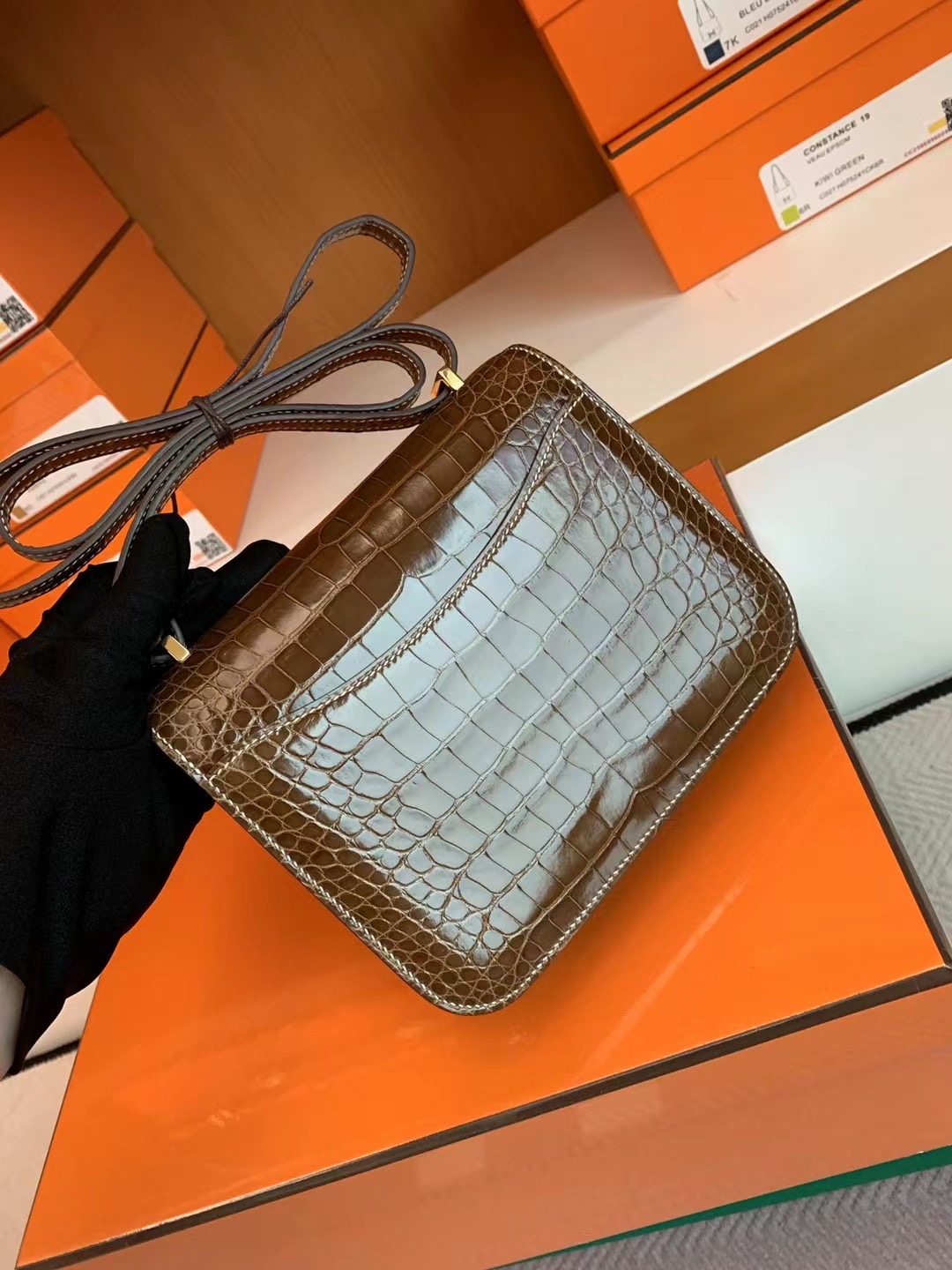 Saudi Arabia HM Constance mini 19cm 亮面美洲鳄鱼 shiny alligator crocodile 17 Ficelle 烟草色 淡灰褐色 金扣 全手工蜜蜡线缝制