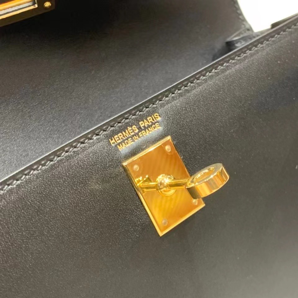 VIP一级品： kl danse 跳舞包 22cm 89 黑色/金扣 box皮  100%与正品完全零区别，代购级的新款。