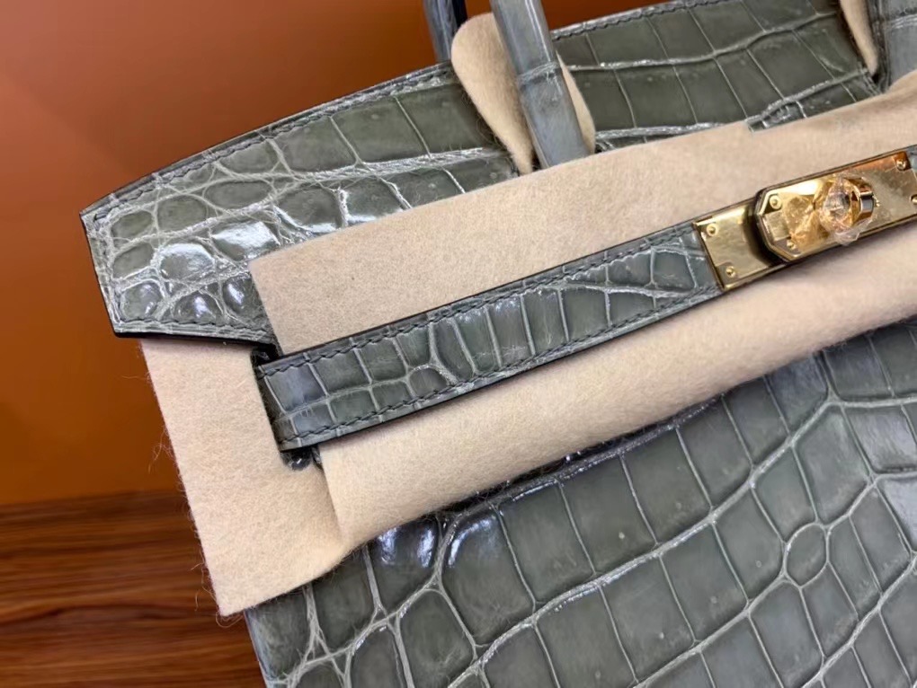 VIP一级品： BK 30cm 尼罗鳄Niloticus Crocodile CK81 Gris tourterelle斑鸠灰/金扣  手工缝制 臻品鉴赏