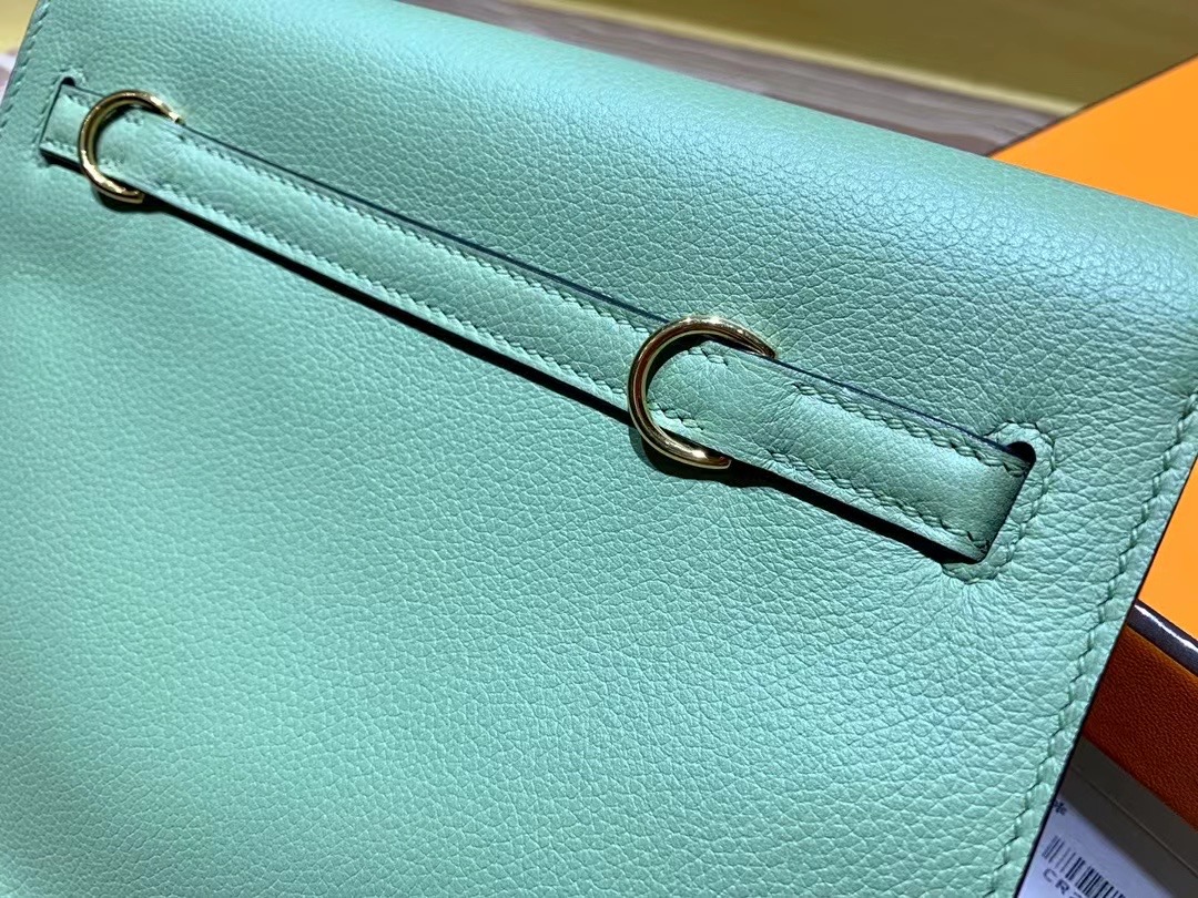 VIP一级品： kl danse 跳舞包 22cm 3i Vert criquet 牛油果绿eve皮  金扣 100%与正品完全零区别，代购级的新款。