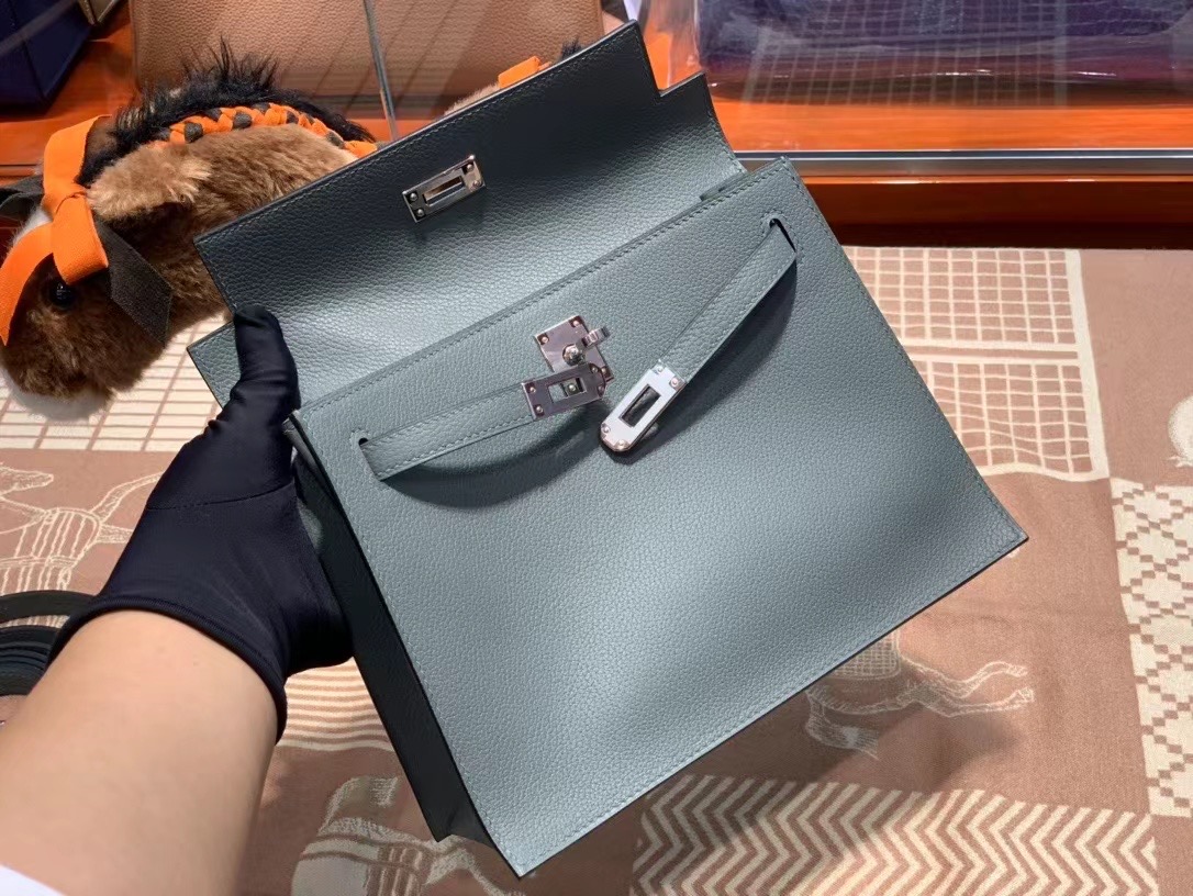 VIP一级品： kl danse 跳舞包 22cm  63杏仁绿 eve皮 银扣  100%与正品完全零区别，代购级的新款。