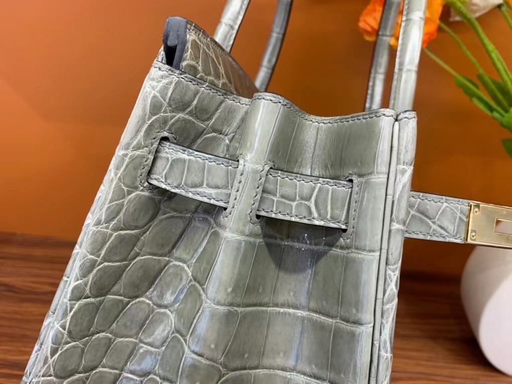 VIP一级品： BK 30cm 尼罗鳄Niloticus Crocodile CK81 Gris tourterelle斑鸠灰/金扣  手工缝制 臻品鉴赏