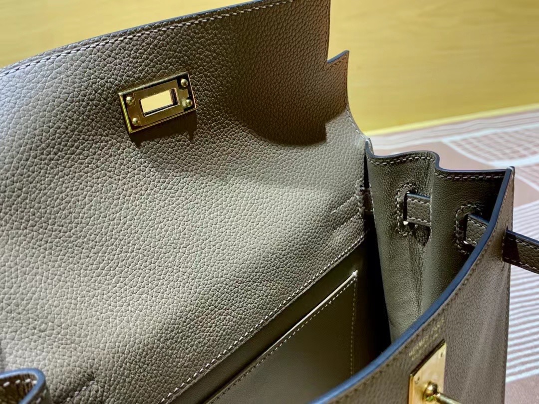 VIP一级品： kl danse 跳舞包 22cm  D0威马犬米色eve皮  银扣 100%与正品完全零区别，代购级的新款。