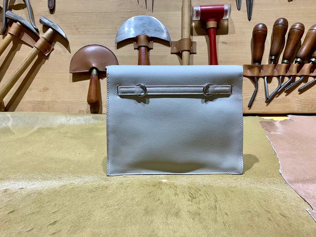 VIP一级品： kl danse 跳舞包 22cm Pearl grey 8O 珍珠灰/金扣 eve皮  100%与正品完全零区别，代购级的新款。