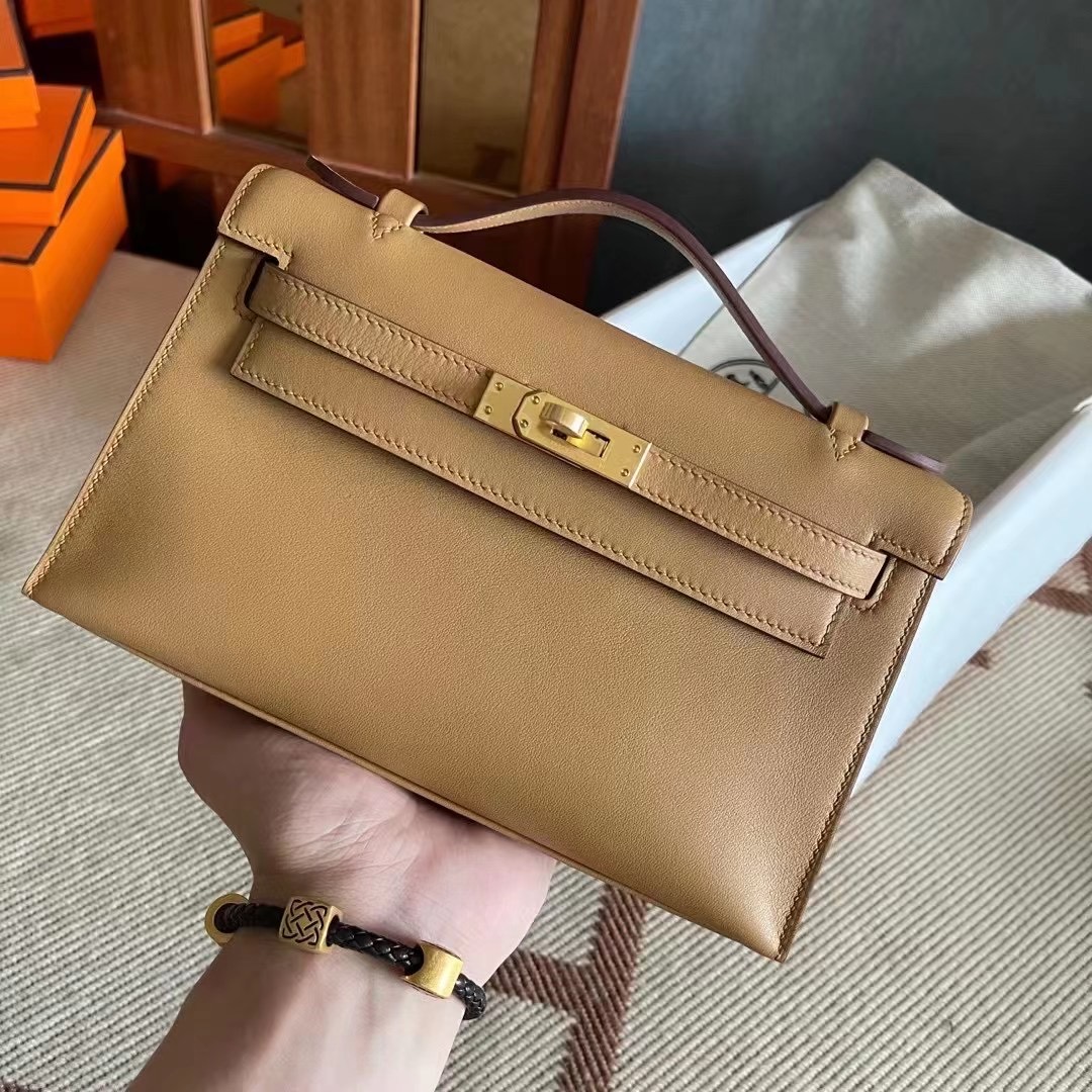 KL pochette swift 4B biscuit 饼干色 金
