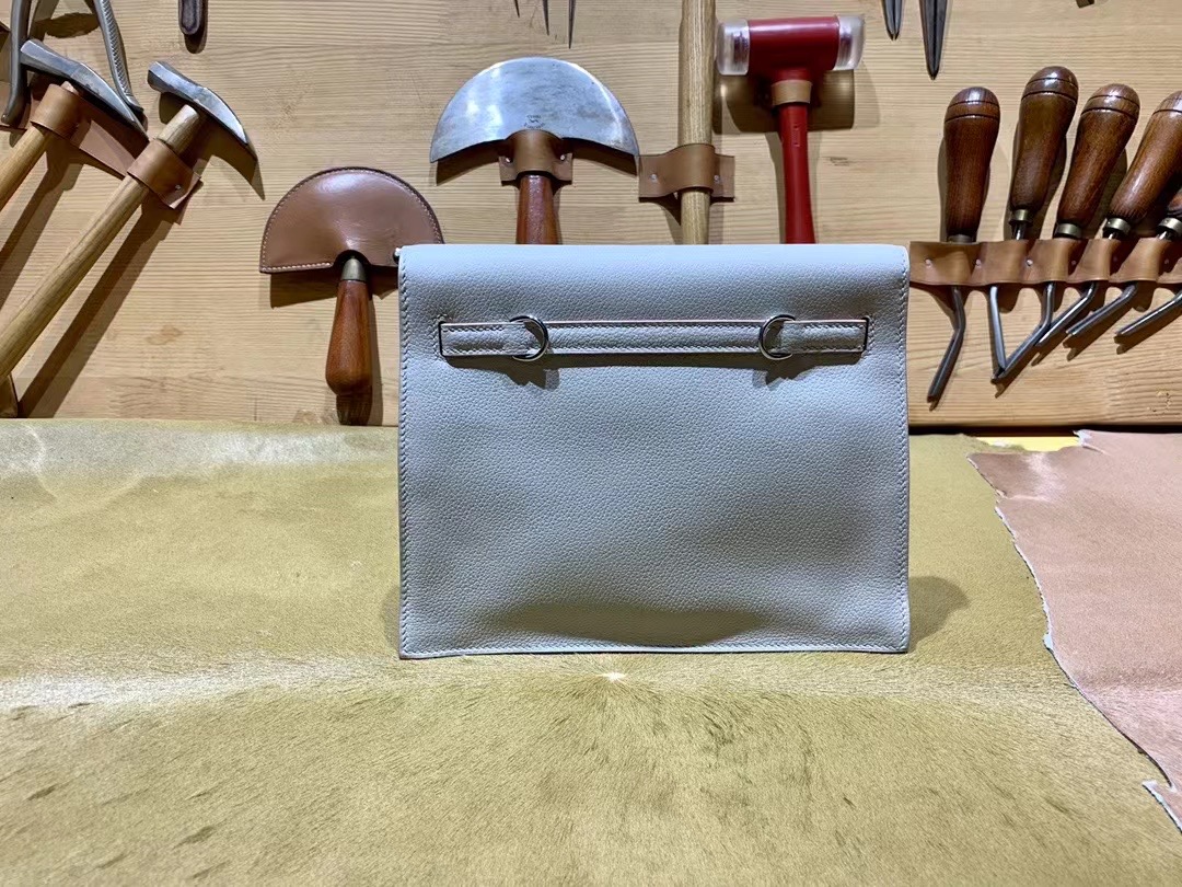 VIP一级品： kl danse 跳舞包 22cm Pearl grey 8O 珍珠灰/金扣 eve皮  100%与正品完全零区别，代购级的新款。
