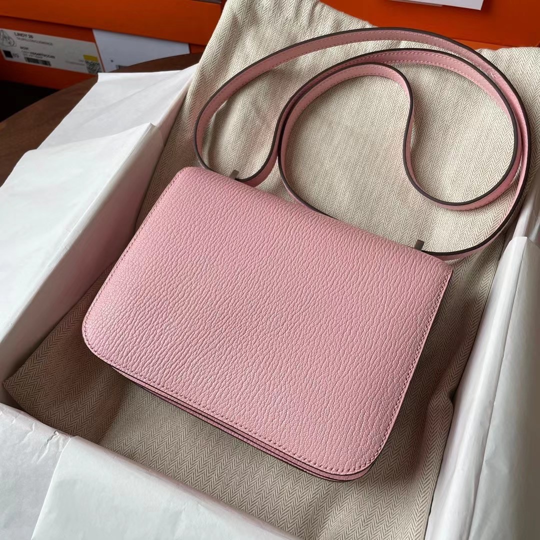 Constance mini 19cm chèvre 山羊皮 3Q rose sakura 樱花粉 银扣