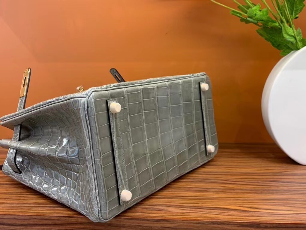 VIP一级品： BK 30cm 尼罗鳄Niloticus Crocodile CK81 Gris tourterelle斑鸠灰/金扣  手工缝制 臻品鉴赏