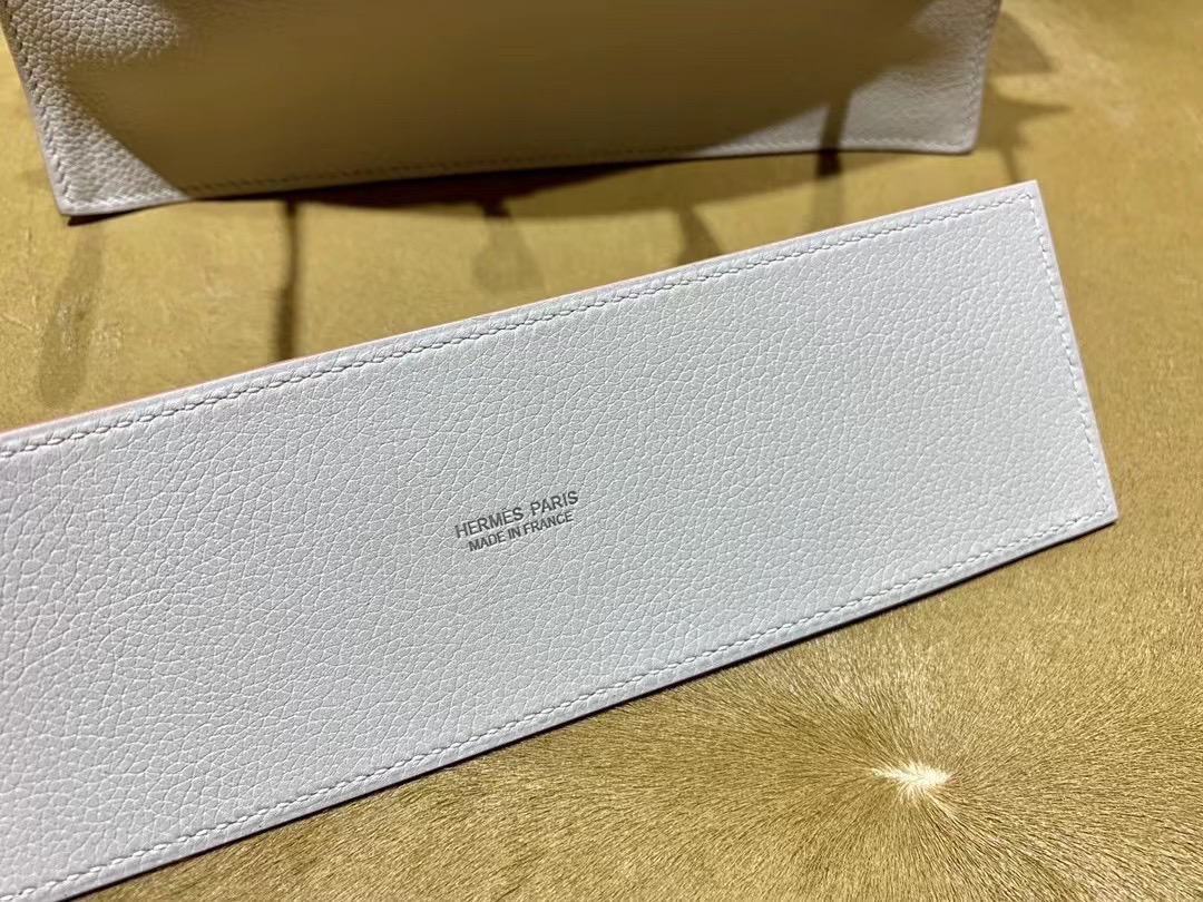 VIP一级品： kl danse 跳舞包 22cm Pearl grey 8O 珍珠灰/金扣 eve皮  100%与正品完全零区别，代购级的新款。
