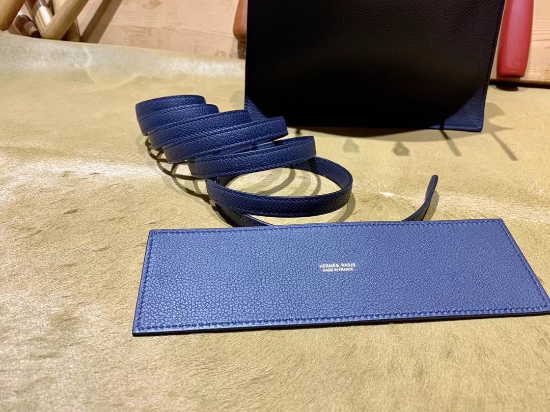 VIP一级品： kl danse 跳舞包 22cm 2Z Bleu nuit 午夜蓝/金扣 eve皮  100%与正品完全零区别，代购级的新款。