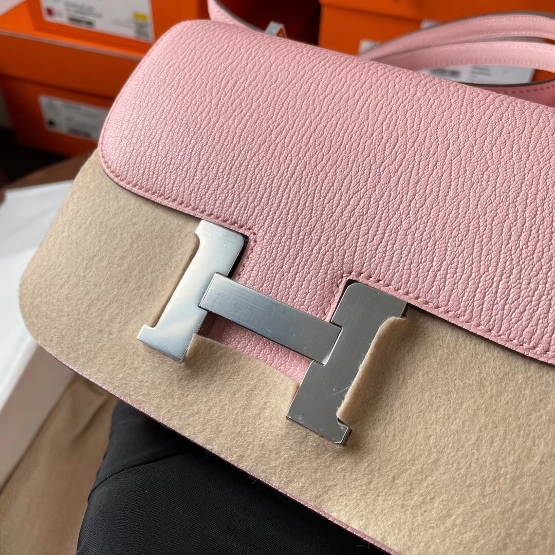 Constance mini 19cm chèvre 山羊皮 3Q rose sakura 樱花粉 银扣