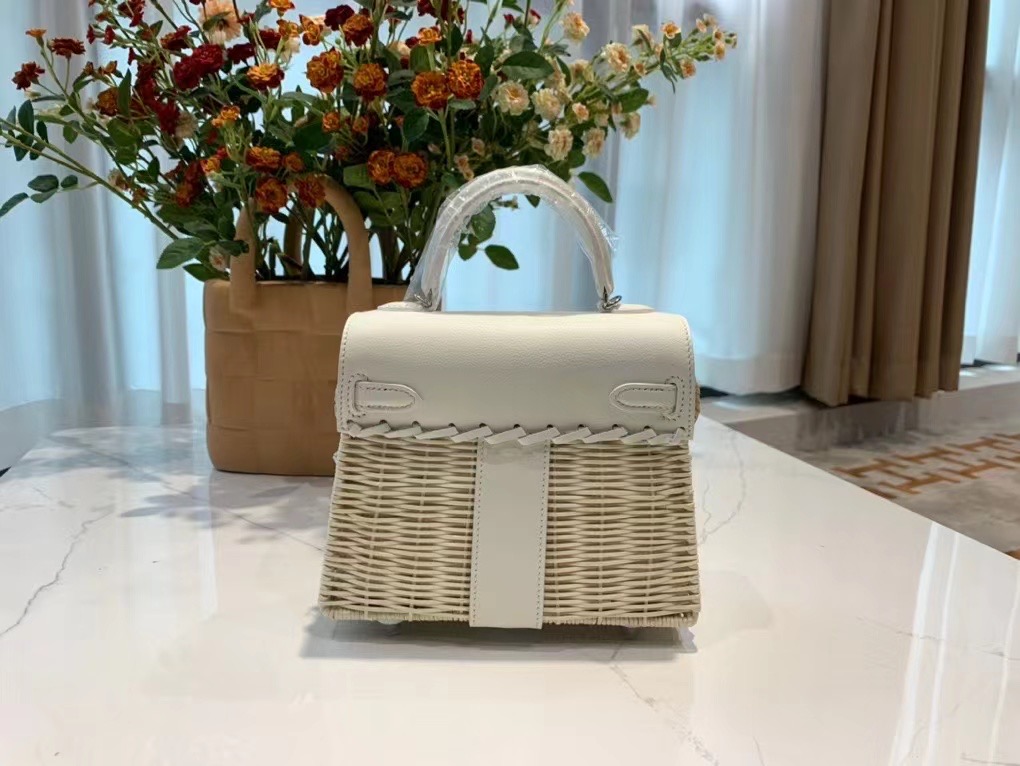 VIP一级品 hm minikl picnic野餐包   🤍01白色（swift皮） mini2代的经典著作