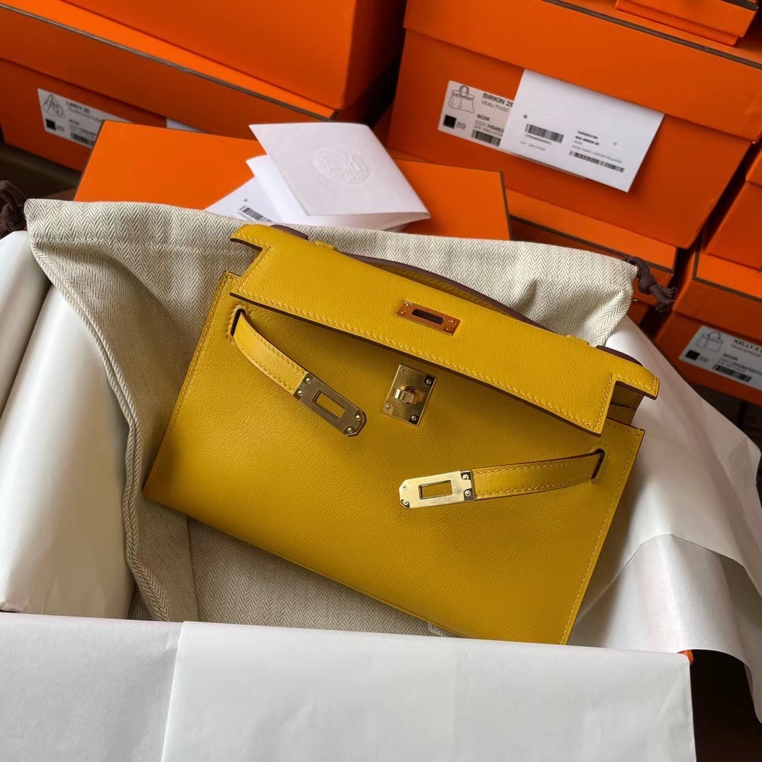 KL pochette Swift皮 9D Amber 琥珀黄 金扣