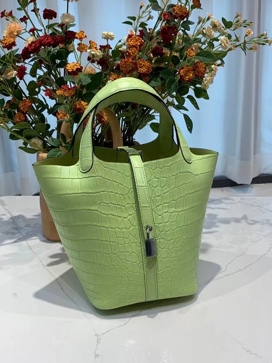 VIP一级品： picotin 18cm  美洲鳄 嫩芽绿/金扣 手工缝制 臻品鉴赏 代购级品质
