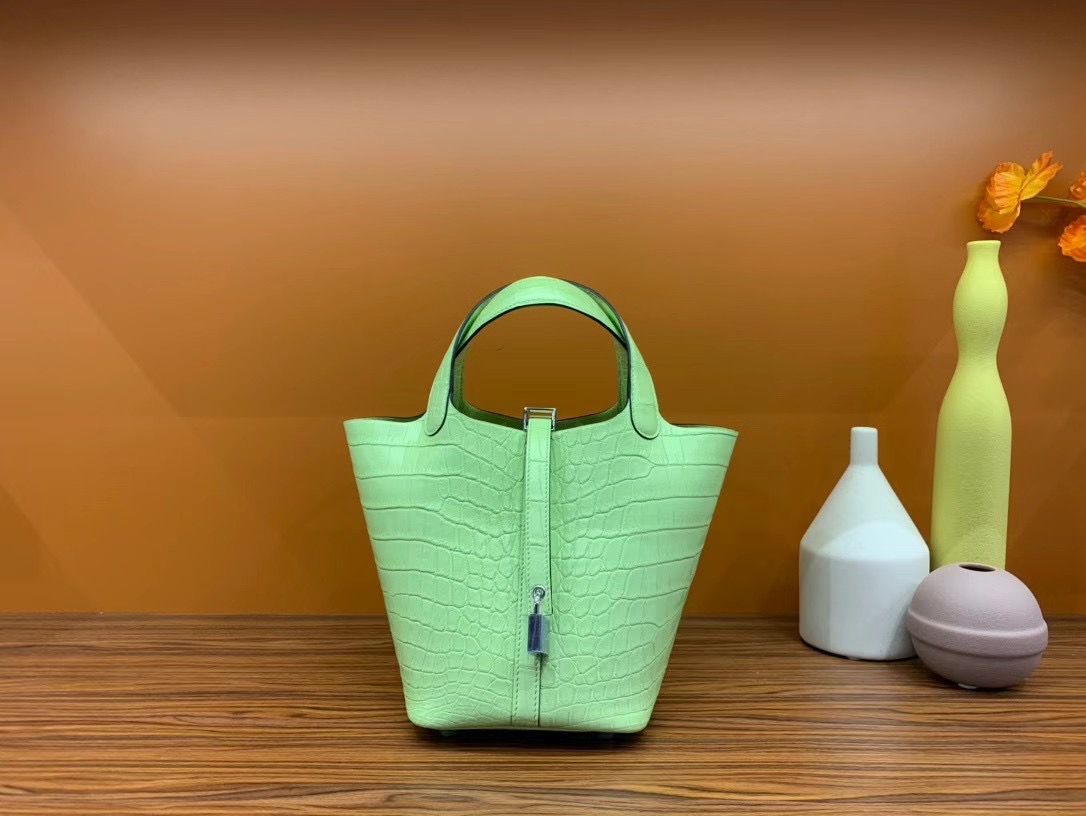 VIP一级品： picotin 18cm  美洲鳄 嫩芽绿/金扣 手工缝制 臻品鉴赏 代购级品质