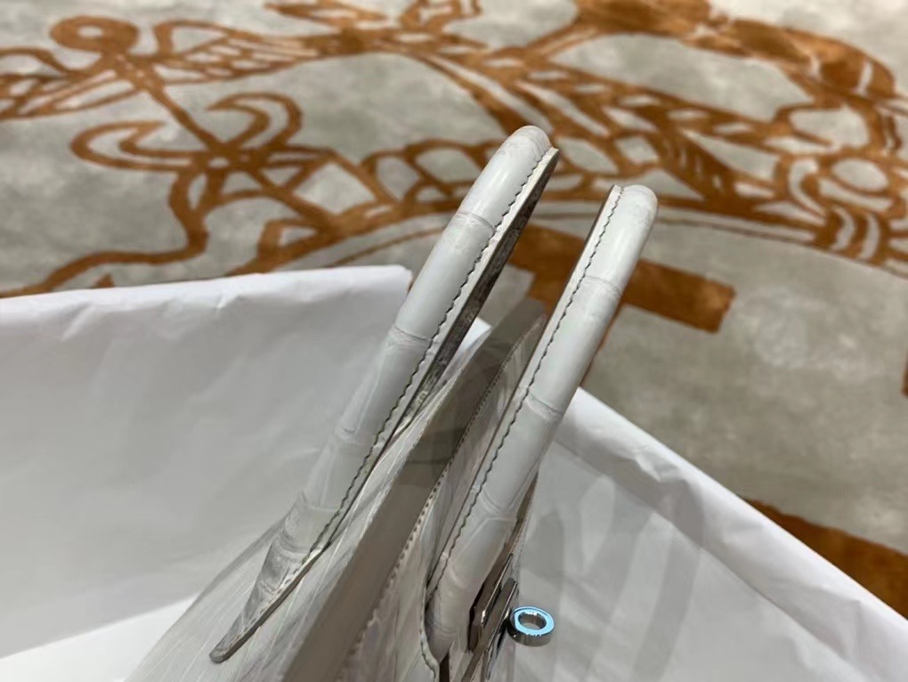 VIP一级品 BK 25cm 01喜马拉雅白  himalaya 雾面尼罗鳄鱼 两点 银扣  还自带气孔 可遇不可求 [得意]