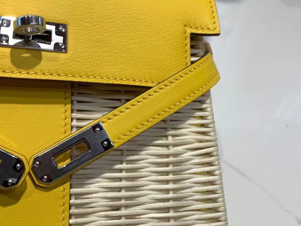 VIP一级品 hm minikl picnic野餐包   💛9O jaune de naples 那不勒斯黄（swift皮） mini2代的经典著作