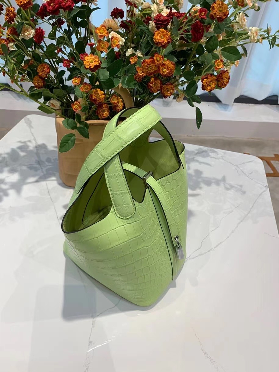 VIP一级品： picotin 18cm  美洲鳄 嫩芽绿/金扣 手工缝制 臻品鉴赏 代购级品质