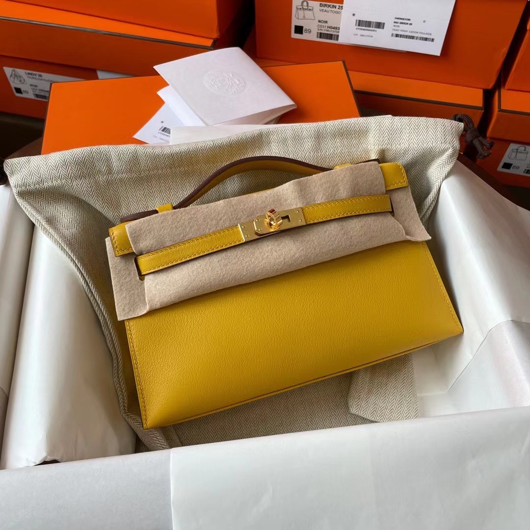KL pochette Swift皮 9D Amber 琥珀黄 金扣