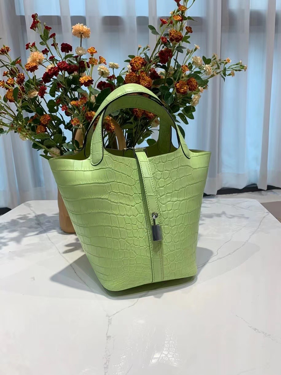 VIP一级品： picotin 18cm  美洲鳄 嫩芽绿/金扣 手工缝制 臻品鉴赏 代购级品质