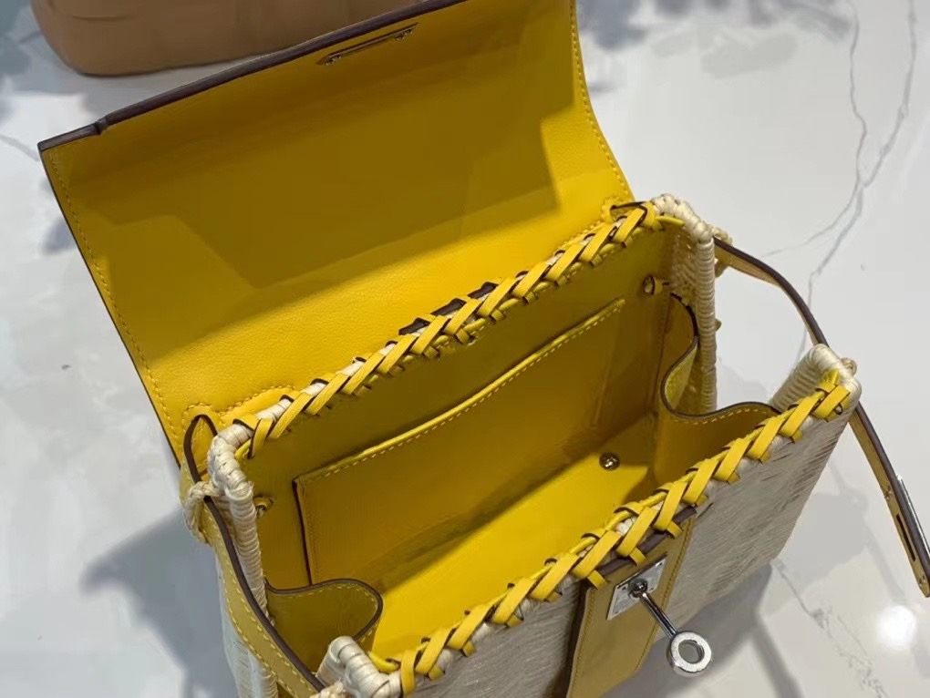 VIP一级品 hm minikl picnic野餐包   💛9O jaune de naples 那不勒斯黄（swift皮） mini2代的经典著作