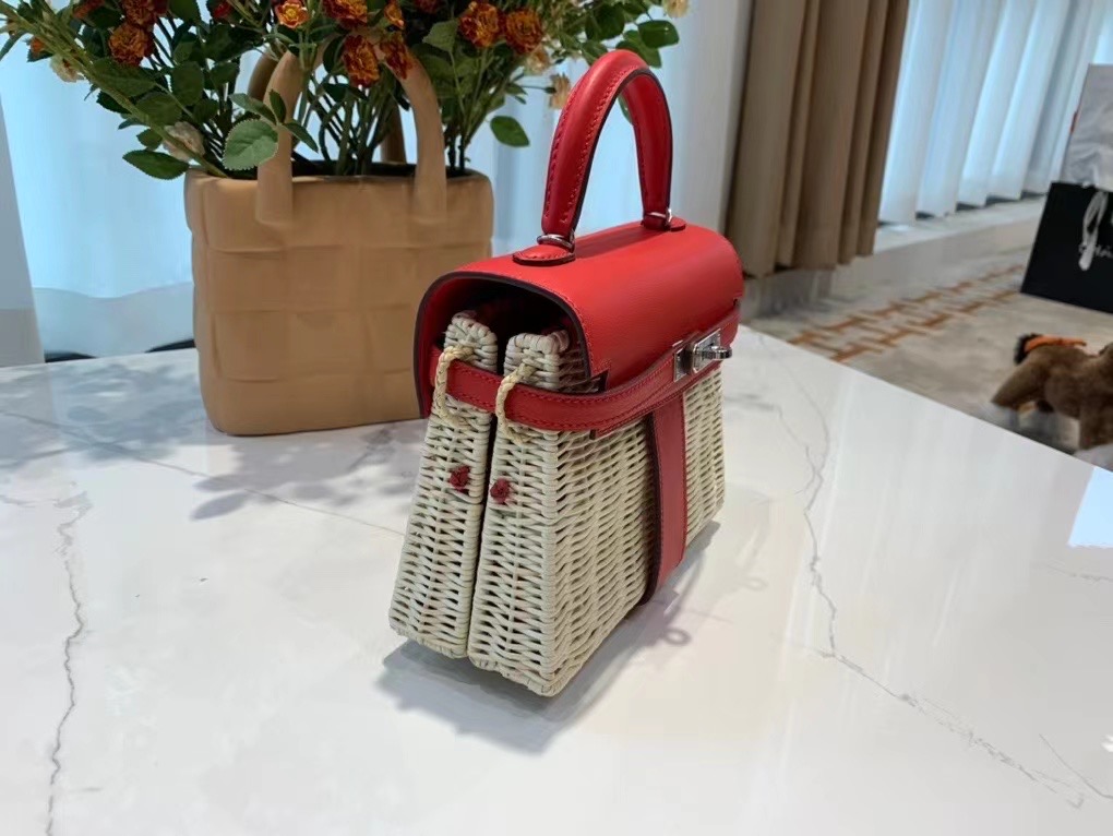 VIP一级品  hm minikl picnic野餐包   ❤️S3 Rose de coeur 心红色（swift皮）  mini2代的经典著作