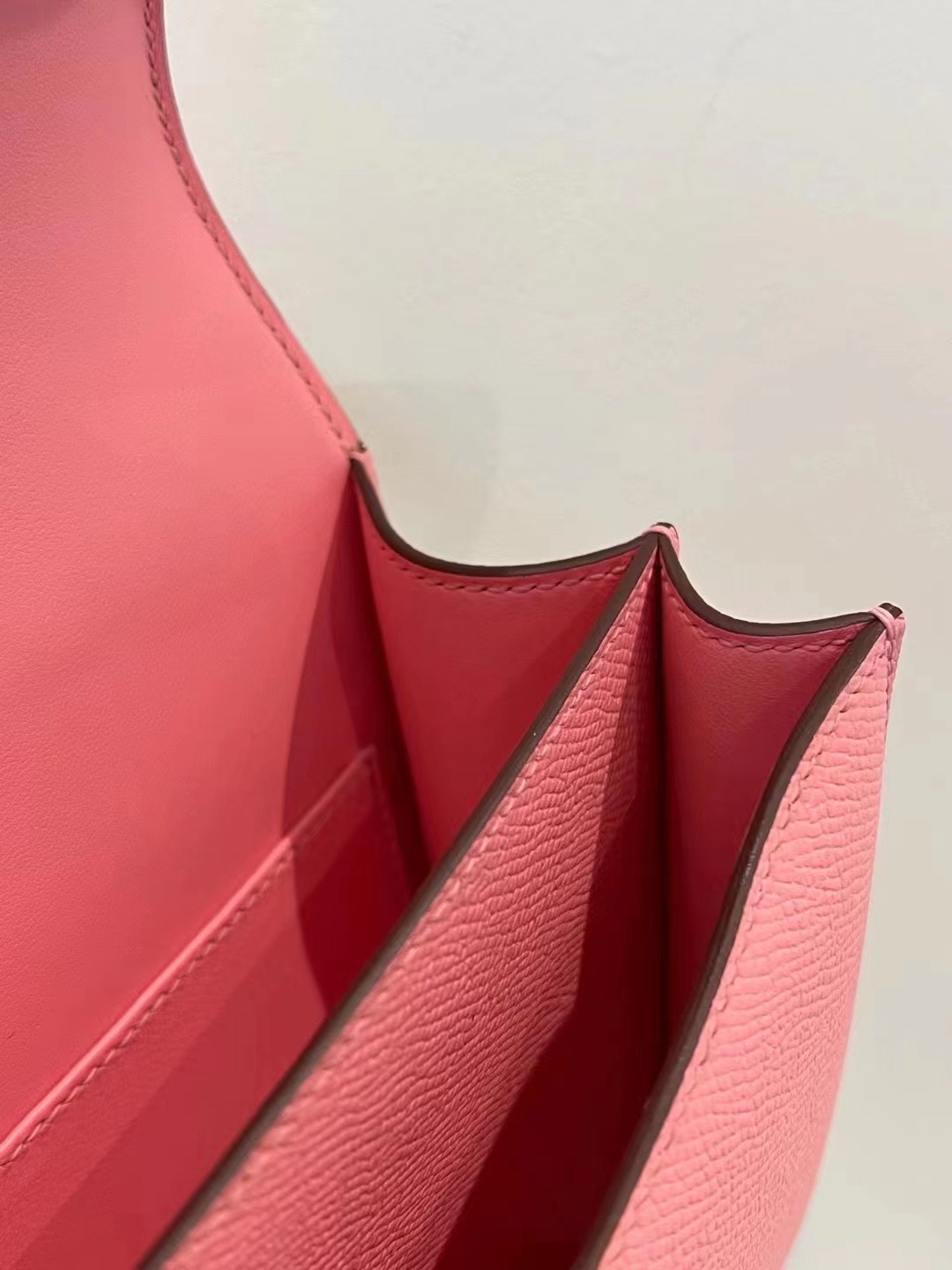 Qatar Doha Hermès Constance 24cm Epsom 1Q Rose Confetti GHW