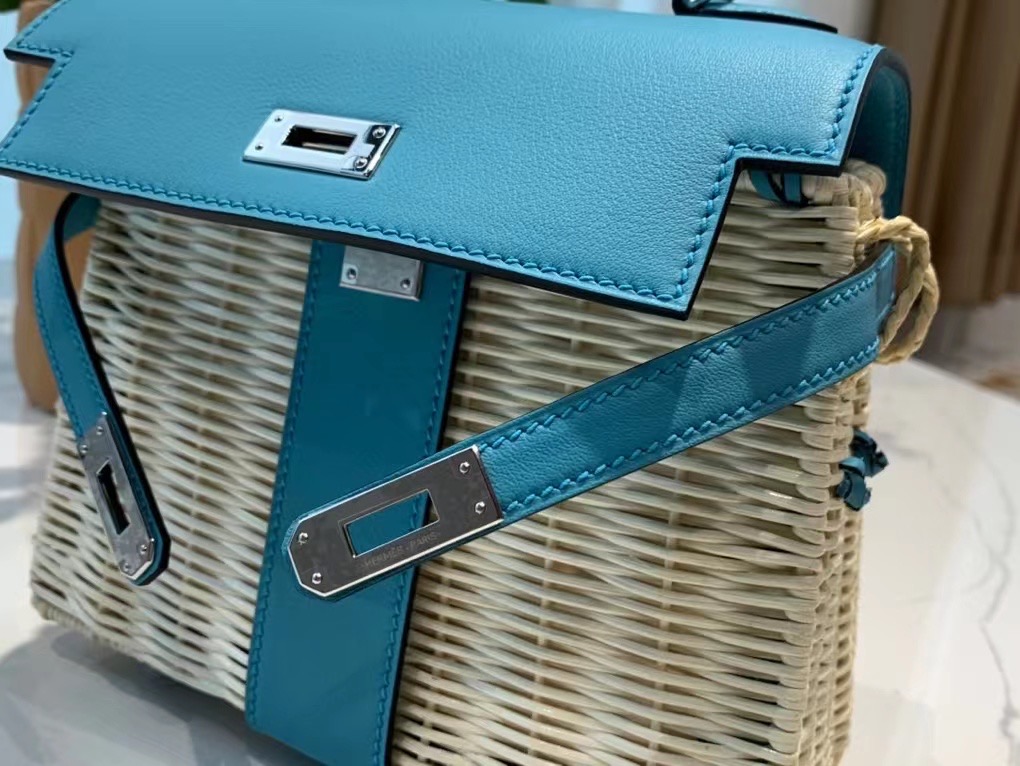 VIP一级品 hm minikl picnic野餐包   P3 北方蓝（swift皮） mini2代的经典著作