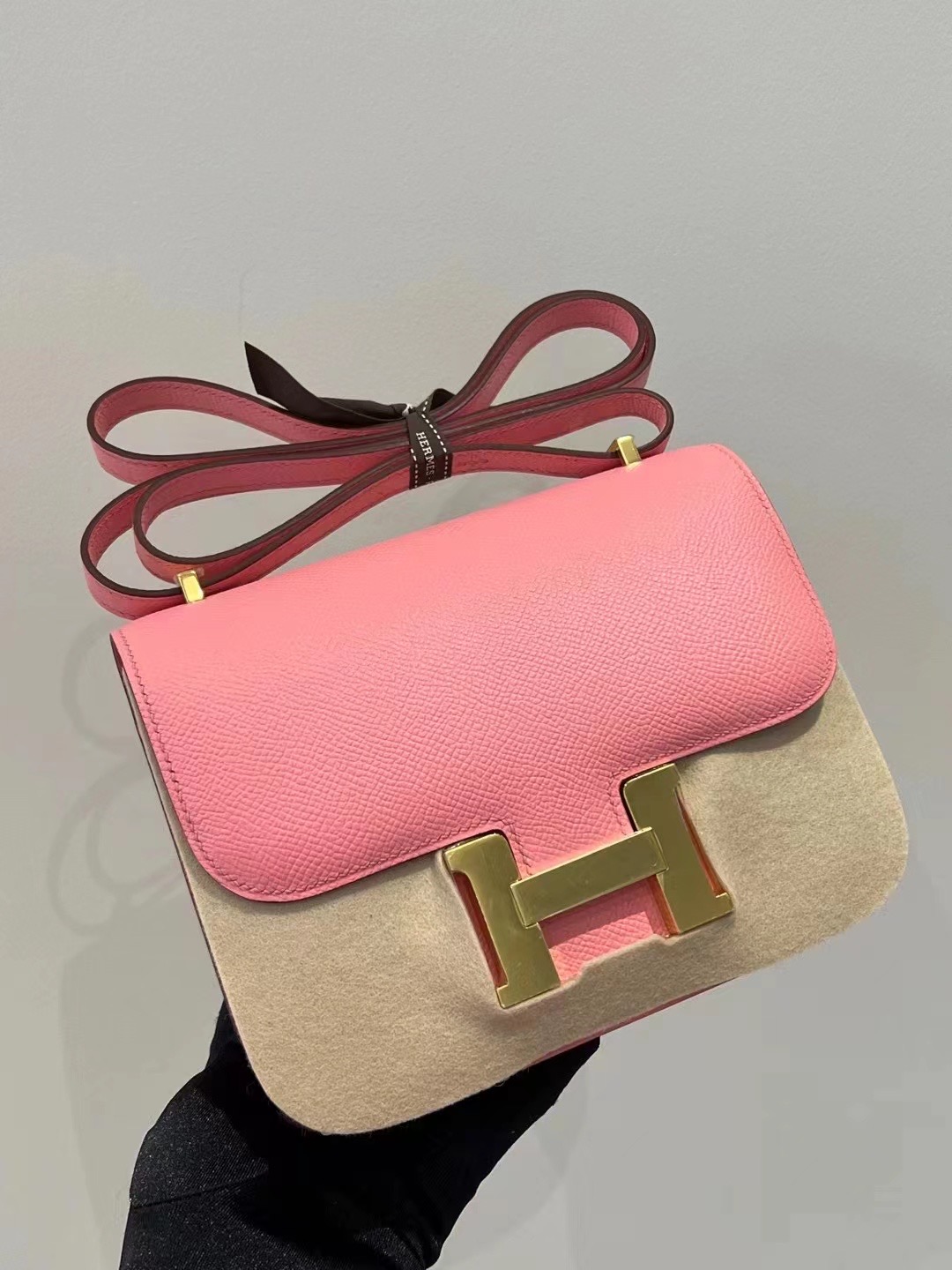 Qatar Doha Hermès Constance 24cm Epsom 1Q Rose Confetti GHW