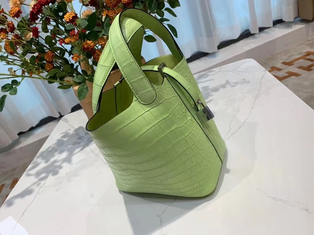 VIP一级品： picotin 18cm  美洲鳄 嫩芽绿/金扣 手工缝制 臻品鉴赏 代购级品质