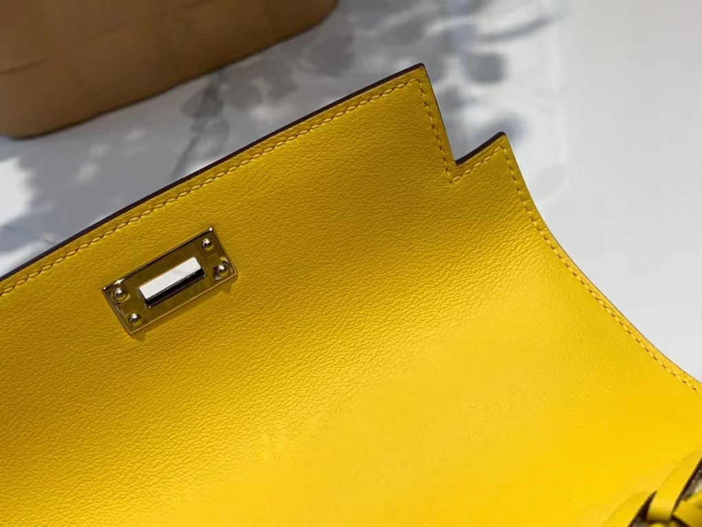 VIP一级品 hm minikl picnic野餐包   💛9O jaune de naples 那不勒斯黄（swift皮） mini2代的经典著作