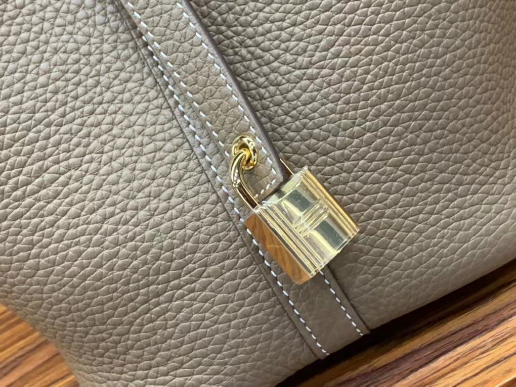 VIP一级品： picotin 18cm  TC D0威马犬米色/金扣 代购级品质